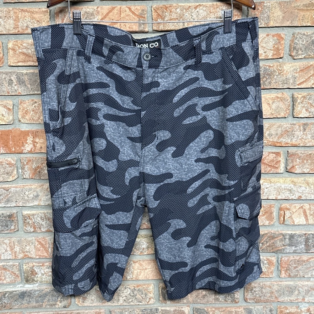 IRON CO. Men's 40 Black Gray Camo Cargo Board Shorts‎ Stretch Performance Hybrid